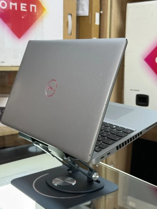 DELL PRECISION 3590 INTEL CORE ULTRA 7 165H 16GO 512GO SSD NVIDIA RTX500 ada 4GO 