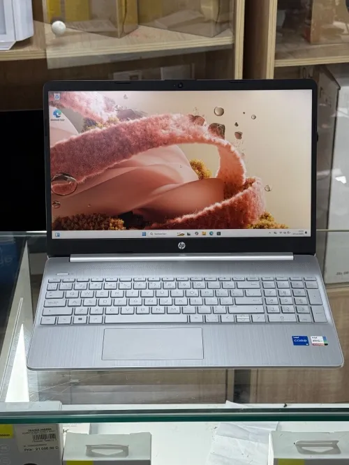 HP LAPTOP 15 DY5XXX I5 1235U 16GO 1TO SSD NVME