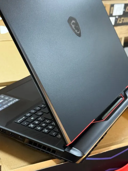 MSI RAIDER GE78HX 13VG I7 13700Hx 32GO 2TO SSD NVIDIA GEFORCE RTX4070 8GO NEUF SOUS EMBALLAGE 