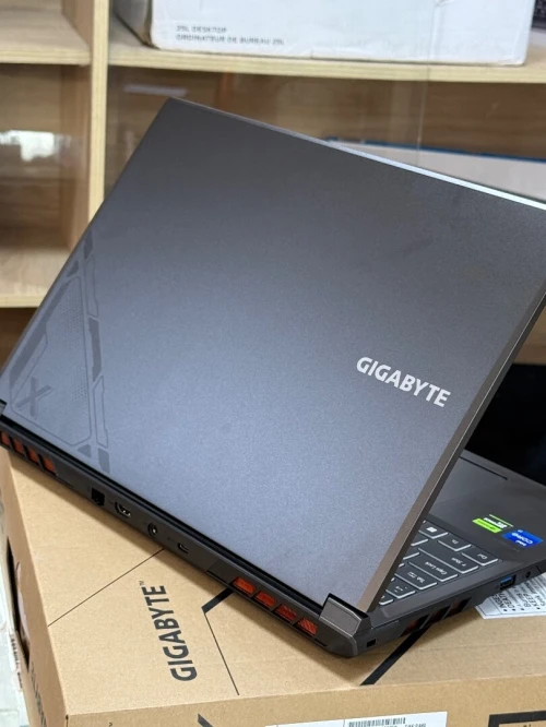 GIGABYTE GAMING G6X9KG I7 13650Hx 16GO 1TO SSD NVME NVIDIA GEFORCE RTX4060 8GO GDDR6 NEUF SOUS EMBAL