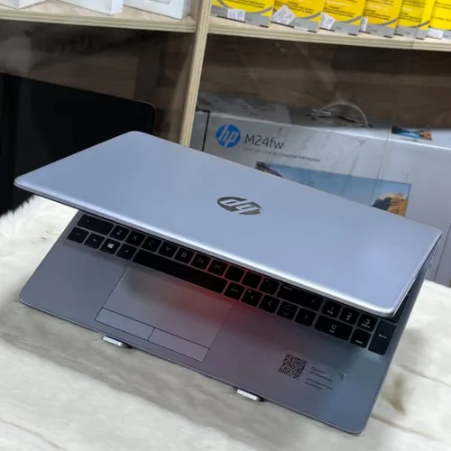 HP 255 G8 AMD RYZEN 7 5700U RAM 16 GO 1000GO SSD AMD RADEON GRAPHIC ECRAN 15.6" FULL HD 1080P WIN 11