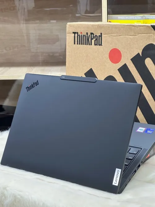 LENOVO THINKPAD T14 GEN 6 AMD RYZEN 7 PRO 8840U 32GO DDR5X 512GO SSD NEUF SOUS EMBALLAGE 