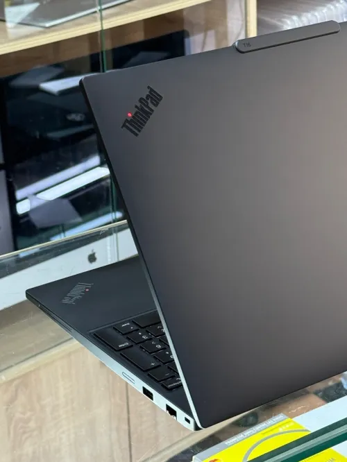 LENOVO THINKPAD T16 GEN 3 INTEL CORE ULTRA 7 VPRO 165H 16GO 512GO SSD NVME