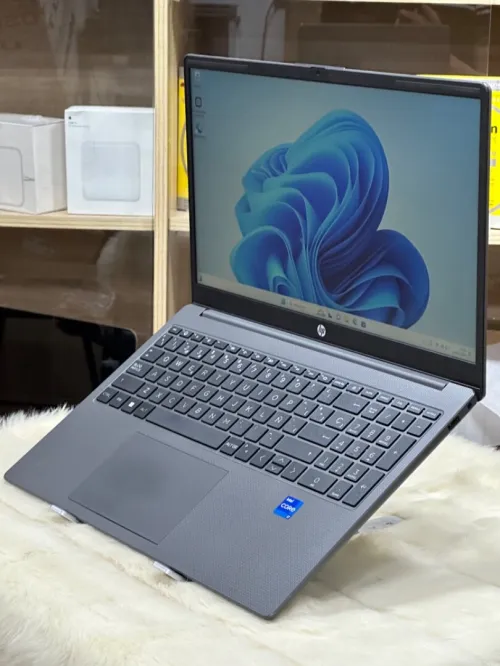HP 250 G10 I7 1355U 32GO 1TO SSD NVIDIA GEFORCE MX550 2GO 15.6 FHD W11