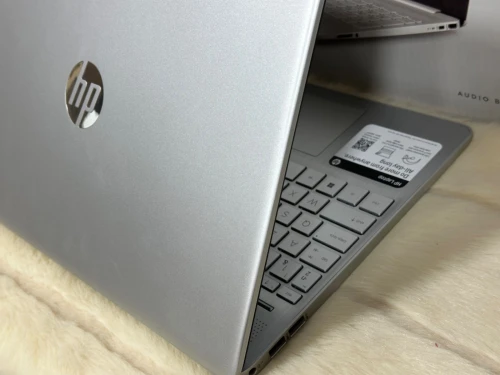 HP LAPTOP 15 DY1531WM I3 1215U 8GO 256GO SSD NEUF SOUS EMBALLAGE 