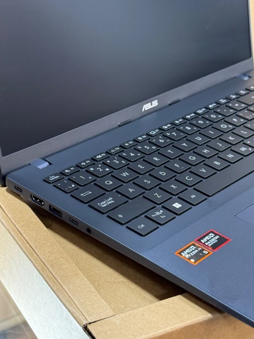 ASUS VIVOBOOK 16 M1607VA AMD RYZEN 5 AI 340 16GO 1TO SSD NEUF SOUS EMBALLAGE 