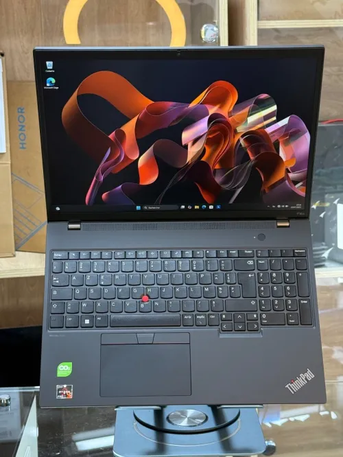 LENOVO THINKPAD P16s Gen 2 AMD RYZEN 7 PRO 7840U 32GO 512GO SSD 