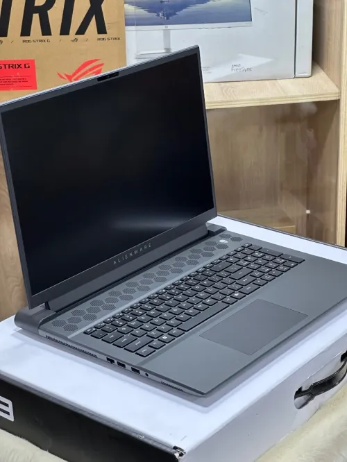 ALIENWARE M18 R2 I9 14900HX 32GO DDR5X 1TO SSD NVIDIA GEFORCE RTX4070 8GO GDDR6 NEUF SOUS EMBALLAGE 