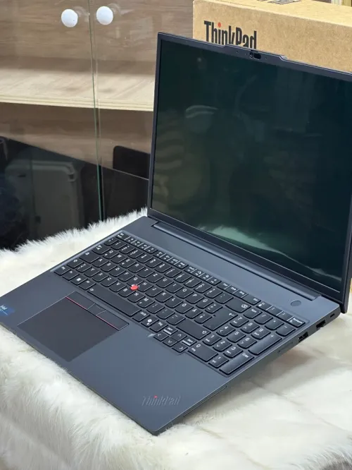 LENOVO THINKPAD P16s GEN 3 4K OLED INTEL CORE ULTRA 7 VPRO 165H 32GO 1TO SSD NVIDIA RTX500 4GO NEUF