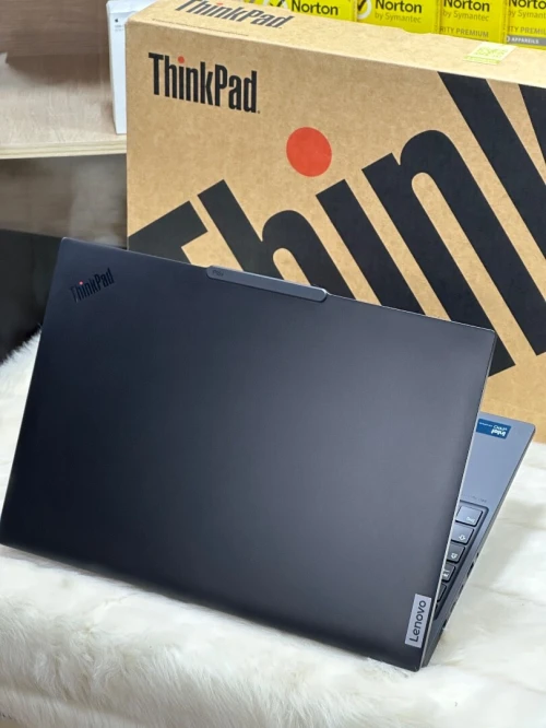 LENOVO THINKPAD P16s GEN 3 4K OLED INTEL CORE ULTRA 7 VPRO 165H 32GO 1TO SSD NVIDIA RTX500 4GO NEUF