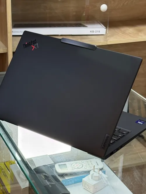 LENOVO THINKPAD X1 CARBON GEN 13 AURA EDITION ULTRA 7 EVO 258V 32GO 2TO SSD TACTILE