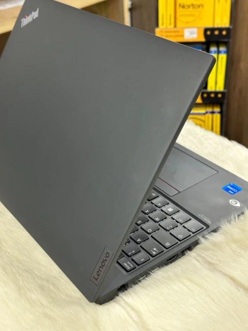 LENOVO THINKPAD T16 Gen 1 I5 1235U 16GO 512GO SSD NVME 16 FHD 