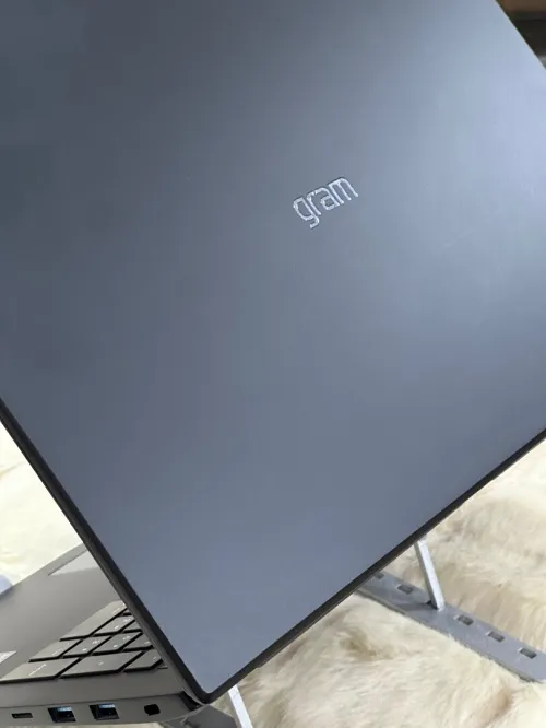 LG GRAM 17Z90S-G ULTRA 7 155H 16GO DDR5X 1TO SSD NEUF