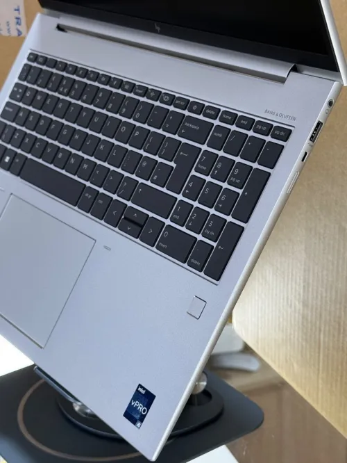 HP ELITEBOOK 860 G10 I5 VPRO 1345U 16GO 256GO SSD TACTILE NEUF SOUS EMBALLAGE 
