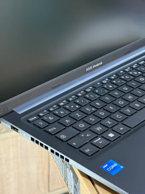 ASUS VIVOBOOK 15 X1502Va I5 13420H 8GO 512GO SSD NEUF SOUS EMBALLAGE