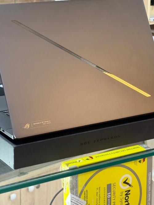 ASUS ROG ZEPHYRUS G16 GU605MU OLED ULTRA 9 185H 32GO 2TO SSD NVIDIA GEFORCE RTX4090 16GO GDDR6