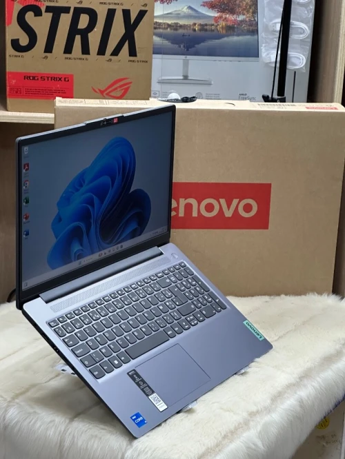 LENOVO IDEAPAD SLIM 3i 15IRH8 I5 13420H 8GO 512GO SSD NEUF SOUS EMBALLAGE 