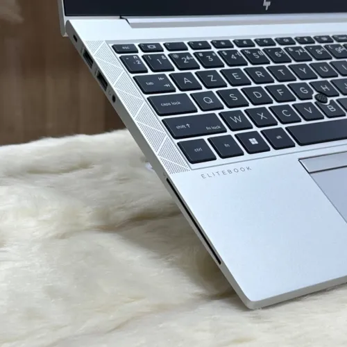 HP ELITEBOOK 840 G8 I5 1135G7 8GO RAM 512 SSD ECRAN 14 1080 LED WIN 11 PRO