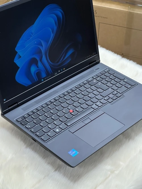 LENOVO THINKPAD P16v I7 13700H 32GO 1TO SSD NVIDIA RTX A1000 6GO 