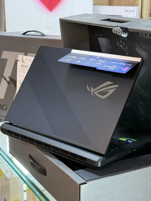 ASUS ROG STRIX SCAR 16 G635LX INTEL CORE ULTRA 9 275Hx 32GO 2TO SSD NVIDIA GEFORCE RTX5090 24Go NEUF