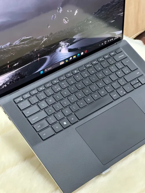 DELL XPS 15 9520 I7 12700H 16GO DDR5 1TO SSD NVIDIA GEFORCE RTX3050Ti 4GO 4K OLED TACTILE 