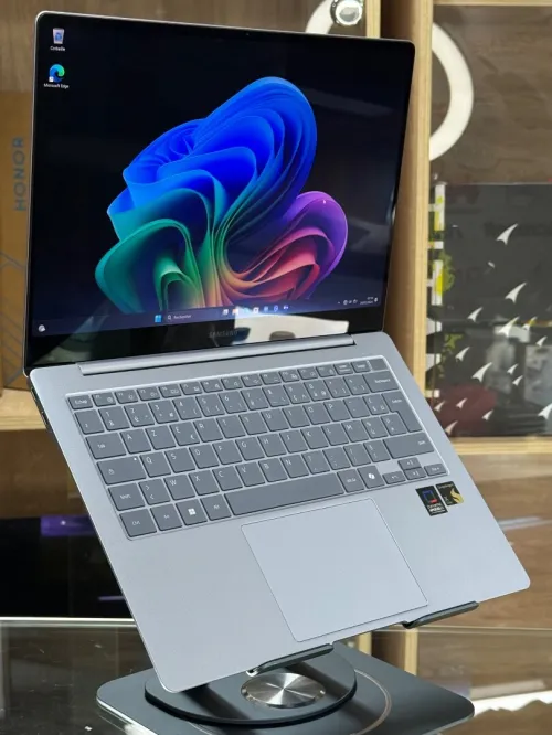 SAMSUNG GALAXYBOOK 4 EDGE SNAPDRAGON X ELITE X1E8010C 16GO 512GO SSD 3K AMOLED 2X TACTILE