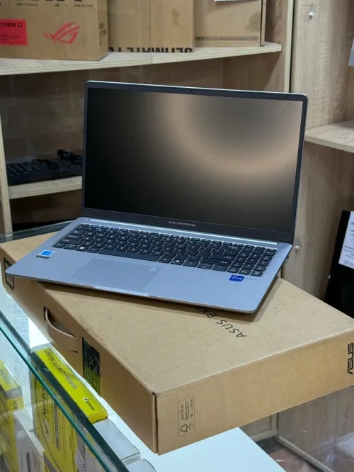 ASUS EXPERTBOOK P1 P1503CVA I7 13620H 16GO 512GO SSD NVME NEUF SOUS EMBALLAGE