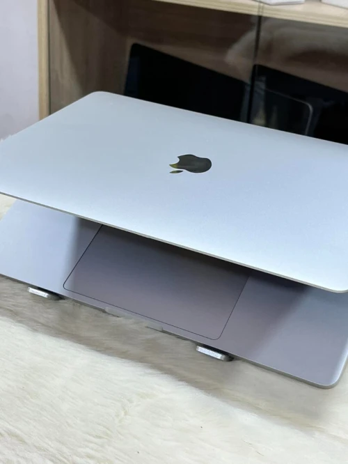 MACBOOK PRO RETINA 13.3" TOUCHBAR 2020 I5 2.0GHZ  16GO  512GO SSD ECRAN 13.3" RETINA 3K CYCLE 243 