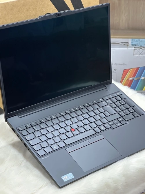 LENOVO THINKPAD P16s GEN 3 4K OLED INTEL CORE ULTRA 7 VPRO 165H 32GO 1TO SSD NVIDIA RTX500 4GO NEUF