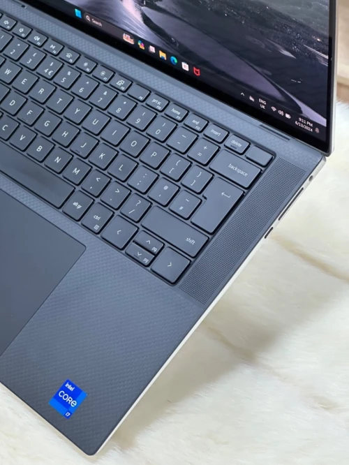 DELL XPS 15 9520 I7 12700H 16GO DDR5 1TO SSD NVIDIA GEFORCE RTX3050Ti 4GO 4K OLED TACTILE 