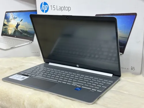 HP LAPTOP 15 DY1531WM I3 1215U 8GO 256GO SSD NEUF SOUS EMBALLAGE 