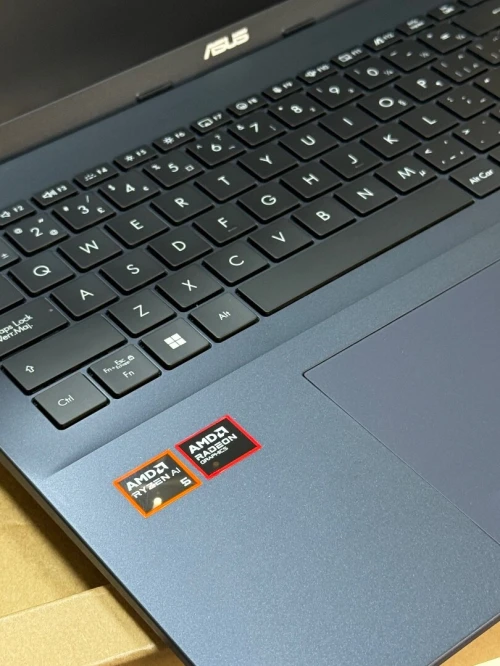 ASUS VIVOBOOK 16 M1607VA AMD RYZEN 5 AI 340 16GO 1TO SSD NEUF SOUS EMBALLAGE 