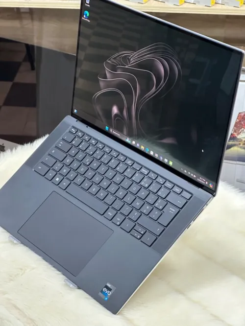 DELL XPS 9530 4K OLED I9 13900H 32GO 1TO SSD NVIDIA GEFORCE RTX4070 8GO GDDR6 4K OLED TACTILE 