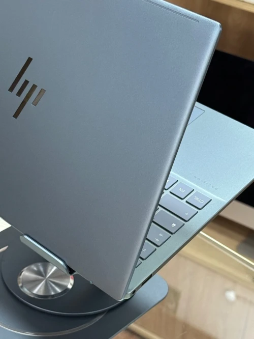 HP PAVILION PLUS 14 EY0XXX AMD RYZEN 7 7840U 16GO 512GO SSD 3K OLED