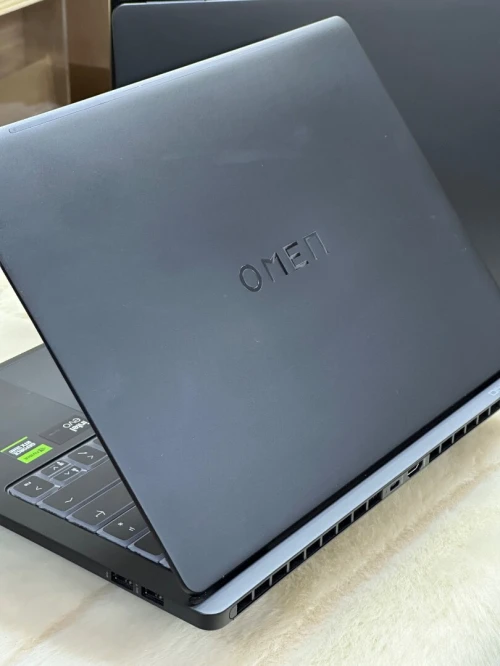 HP OMEN TRANSCEND 14-FB0XXX ULTRA 9 185H 32GO 1TO SSD NVIDIA GEFORCE RTX4060 8GO OLED 