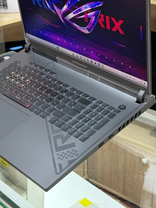 ASUS ROG STRIX G18 G814JV I7 13650HX 32GO 1TO SSD NVIDIA GEFORCE RTX4060 8GO GDDR6 18 240Hz