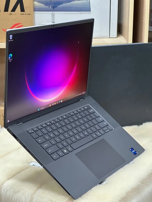 DELL PRECISION 5680 I7 VPRO 13800H 32GO 512GO SSD NVIDIA RTX 2000ada 8GO NEUF SOUS EMBALLAGE 