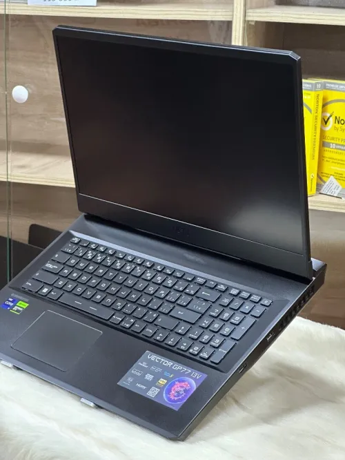 MSI VECTOR 17 GP77 13VG I9 13900H 32GO DDR5 1TO SSD NVIDIA GEFORCE RTX4070 8GO NEUF SOUS EMBALLAGE 