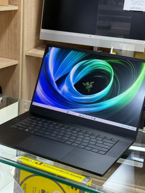 RAZER BLADE RZ09-0421 I7 12800H 32GO 1TO SSD NVIDIA GEFORCE RTX3080Ti 16GO GDDR6 3K 240Hz