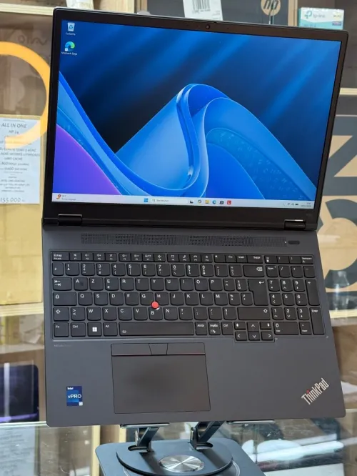 LENOVO THINKPAD P16v I7 VPRO 13800H 32GO 512GO SSD NVIDIA RTX A1000 6GO GDDR6