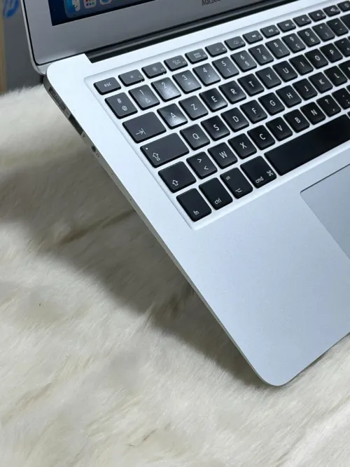 MACBOOK AIR 13.3" 2017 I5 1.8GHZ 8GO ECRAN 13.3" FULL HD 1080P LED MAC OS 11.1 BIG SUR 