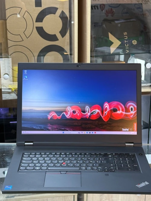 LENOVO THINKPAD P17 Gen 2 I7 11800H 16GO 512GO SSD NVIDIA T1200 4GO