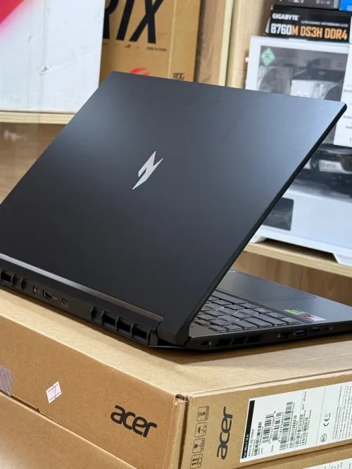 ACER NITRO V16 AI ANV16-42 AMD RYZEN 7 260 16GO 512GO SSD NVIDIA GEFORCE RTX5050 8GO GDDR7 NEUF