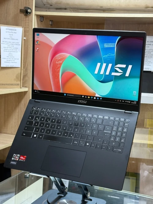 MSI MODERN 15 B7M AMD RYZEN 5 7530U 16GO 512GO SSD NVME