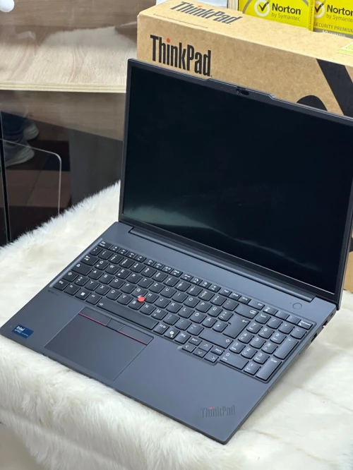 LENOVO THINKPAD P16s GEN 3 4K OLED INTEL CORE ULTRA 7 VPRO 165H 32GO 1TO SSD NVIDIA RTX500 4GO NEUF