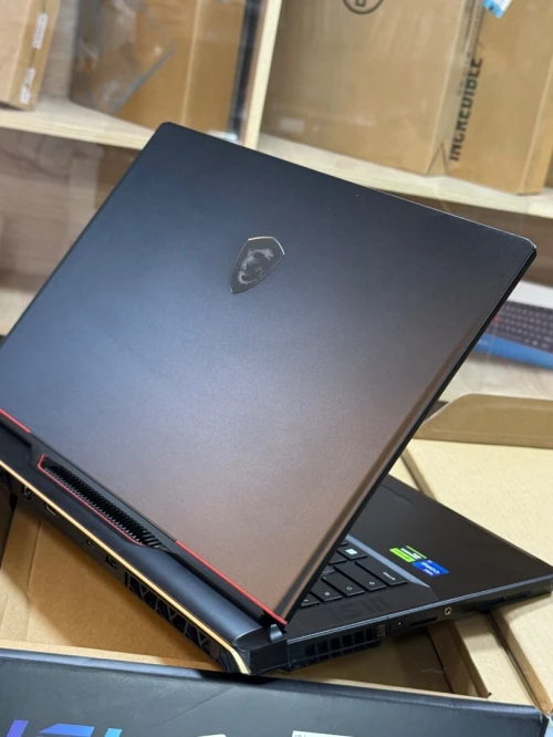 MSI RAIDER GE78HX 13VG I7 13700Hx 32GO 2TO SSD NVIDIA GEFORCE RTX4070 8GO NEUF SOUS EMBALLAGE 