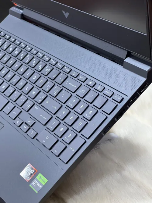 HP VICTUS 15 FB2082WM AMD RYZEN 5 8645HS 16GO DDR5 512GO SSD NVIDIA GEFORCE RTX4050 6GO GDDR6 NEUF 