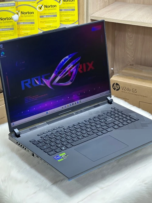 ASUS ROG STRIX SCAR 18 G834JYR I9 14900HX 64GO DDR5 2TO SSD NVIDIA GEFORCE RTX4090 16GO GDDR6