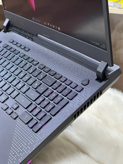 ASUS ROG STRIX G17 G713PV AMD RYZEN 9 7845HX 32GO DDR5X 1TO SSD NVIDIA GEFORCE RTX4060 8GO GDDR6