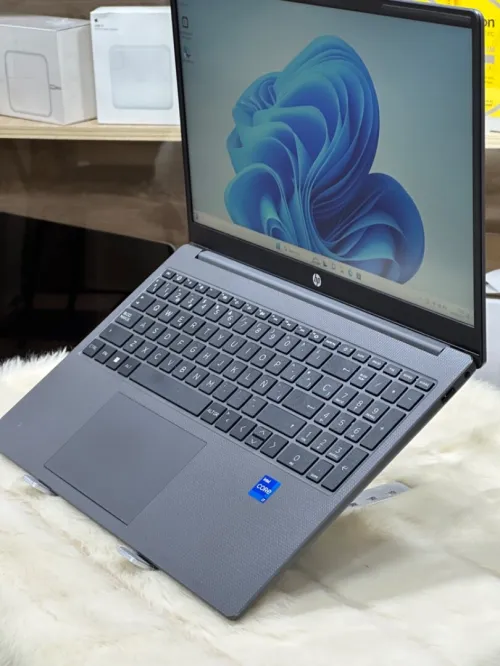 HP 250 G10 I7 1355U 32GO 1TO SSD NVIDIA GEFORCE MX550 2GO 15.6 FHD W11